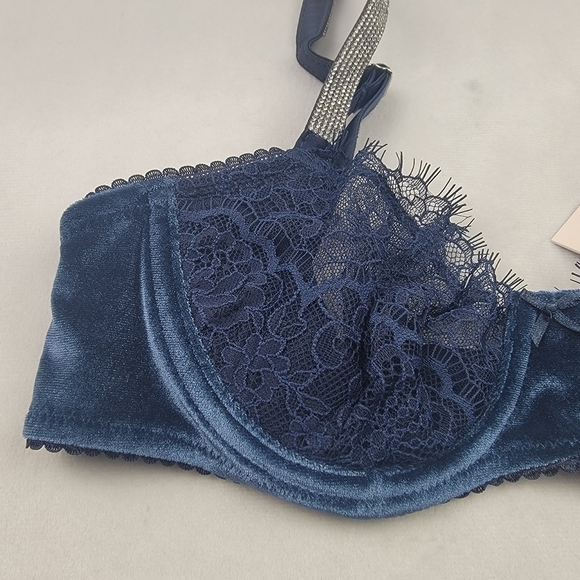NWT Victoria's Secret Dream Angel's wicked push-up without padding velvet bra - Picture 7 of 9